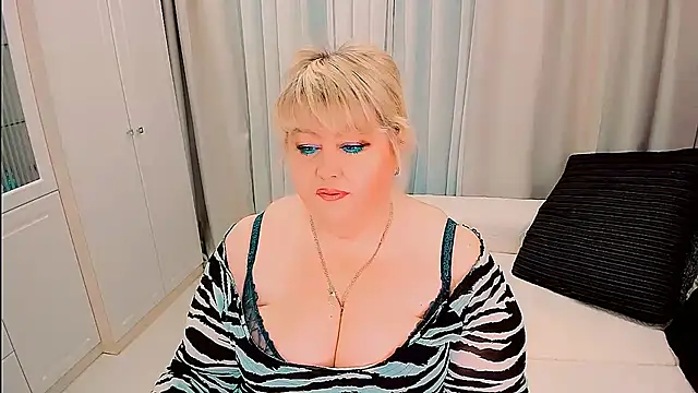 BIGTITSBBW online show from April 10, 2026, 7:35 am