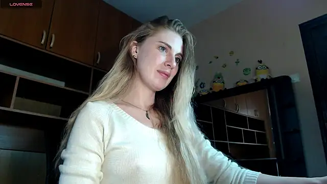 Snapshot of Aqualen chatting on October 8, 2025, 12:36 pm Aqualen online show from October 8, 2025, 12:36 pm