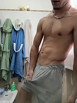 Snapshot of giovanni5281 chatting on May 15, 2026, 6:42 am giovanni5281 online show from May 15, 2026, 6:42 am