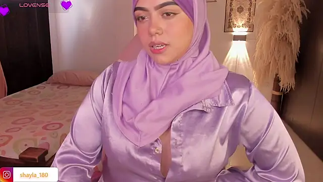 shayla 18 online show from October 23, 2025, 8:18 pm