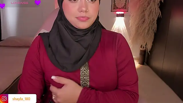 shayla 18 online show from December 4, 2025, 7:22 pm