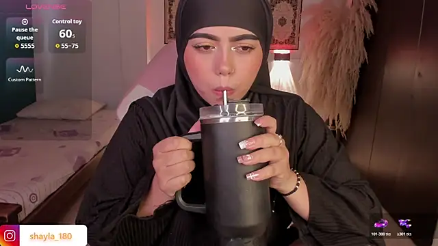 shayla 18 online show from December 22, 2025, 8:28 pm