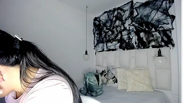 tiffany  pink online show from October 12, 2025, 7:57 pm