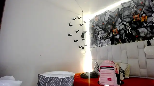 tiffany  pink online show from October 22, 2025, 8:08 pm