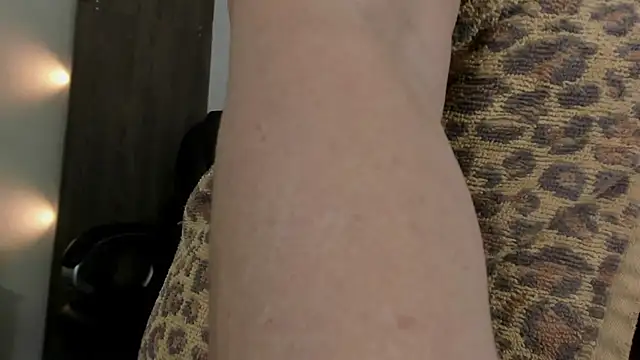 Cheryl JONES online show from December 4, 2025, 5:50 am