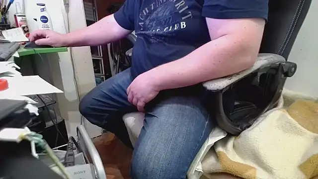 tipko123 online show from October 15, 2025, 2:06 pm