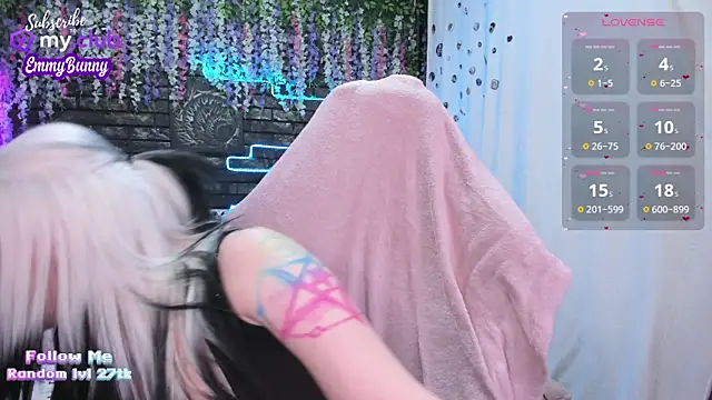 Snapshot of EmmyBunny chatting on February 6, 2025, 4:47 pm EmmyBunny online show from February 6, 2025, 4:47 pm