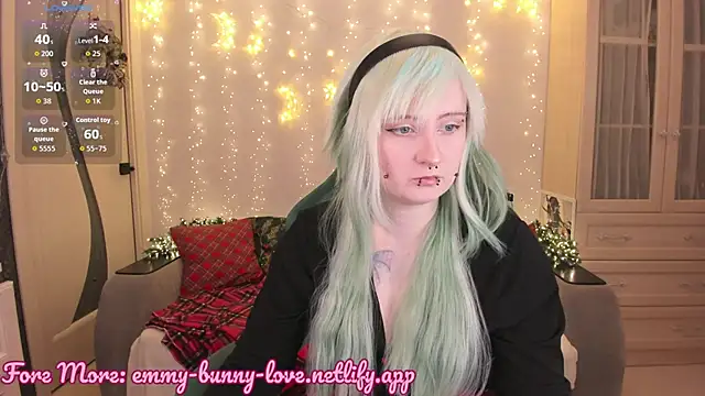 Snapshot of EmmyBunny chatting on January 11, 2026, 4:23 pm EmmyBunny online show from January 11, 2026, 4:23 pm