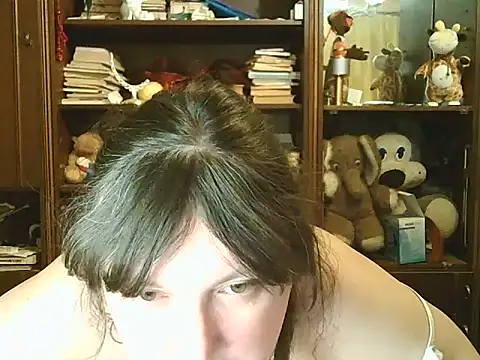 Snapshot of CarrieQPeach chatting on April 16, 2026, 9:50 pm CarrieQPeach online show from April 16, 2026, 9:50 pm