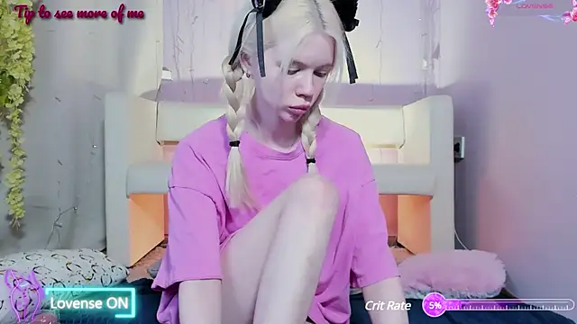 Lollita Lewis online show from January 22, 2025, 9:32 pm