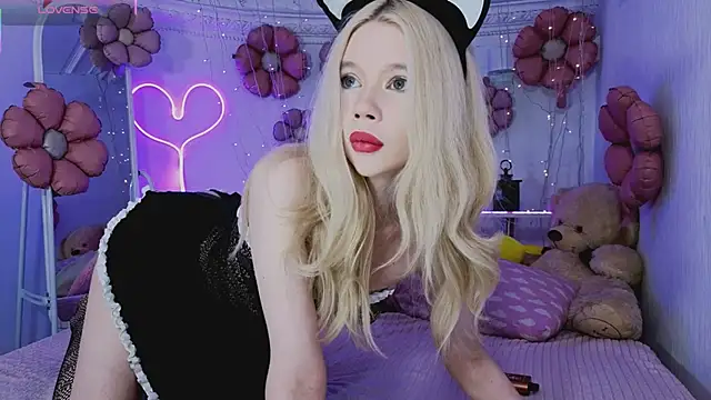 Lollita Lewis online show from April 4, 2026, 6:05 pm