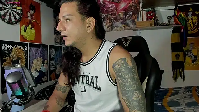 Snapshot of dariell_smokesexx chatting on July 17, 2026, 8:32 am dariell smokesexx online show from July 17, 2026, 8:32 am
