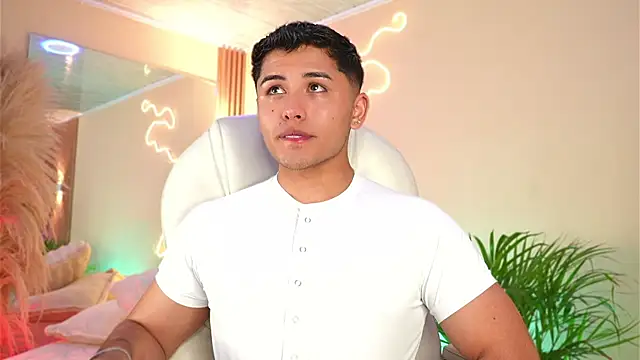 Snapshot of MatiasKorn chatting on April 7, 2026, 4:13 am MatiasKorn online show from April 7, 2026, 4:13 am