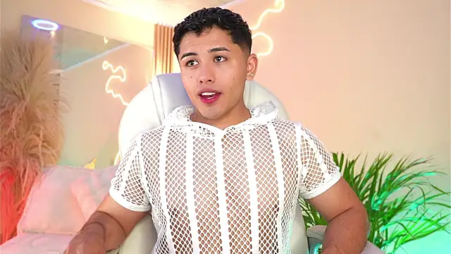 Snapshot of MatiasKorn chatting on April 8, 2026, 4:01 am MatiasKorn online show from April 8, 2026, 4:01 am