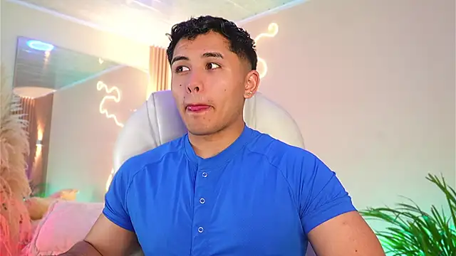 Snapshot of MatiasKorn chatting on April 15, 2026, 4:41 am MatiasKorn online show from April 15, 2026, 4:41 am