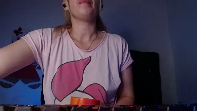 69liamilk69 online show from January 13, 2026, 3:45 am