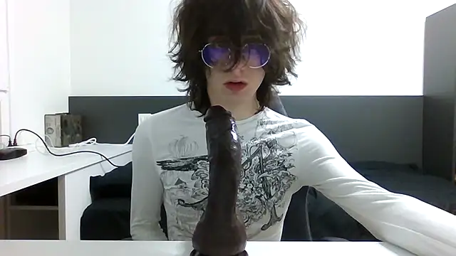 kgzmeoww online show from November 24, 2025, 2:44 am