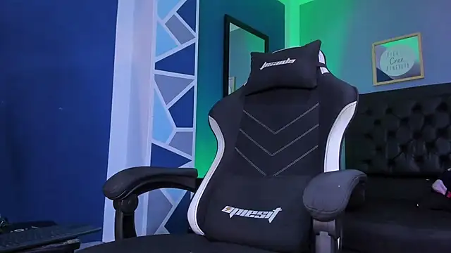 Snapshot of alex_oficial chatting on February 19, 2026, 5:36 am alex oficial online show from February 19, 2026, 5:36 am