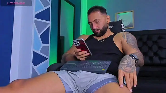 Snapshot of alex_oficial chatting on February 28, 2026, 4:46 am alex oficial online show from February 28, 2026, 4:46 am