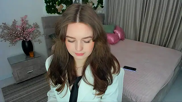 MiracleCurly online show from March 13, 2025, 8:00 pm