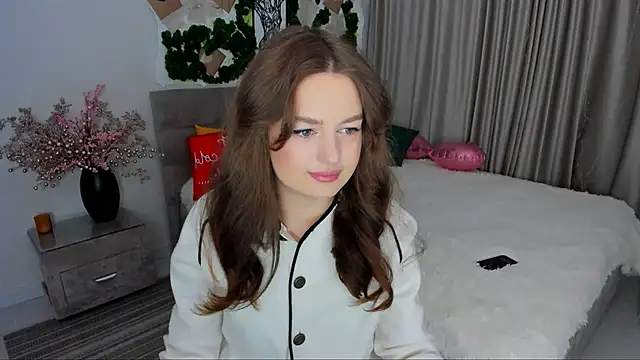 MiracleCurly online show from March 22, 2025, 4:04 pm