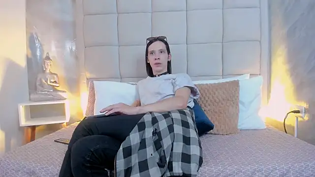 Hecatee 77 online show from September 22, 2025, 7:49 pm