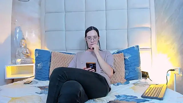 Hecatee 77 online show from October 17, 2025, 8:11 pm