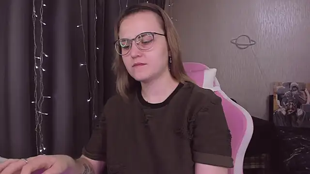 MissBrightShine online show from October 24, 2025, 11:06 am