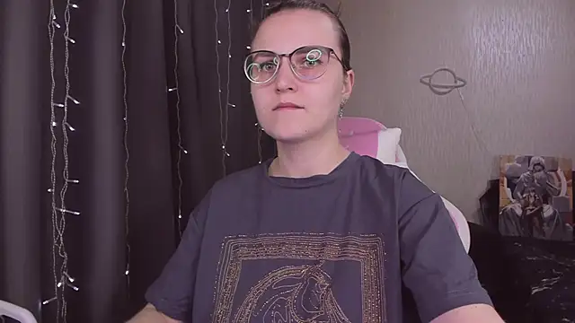 MissBrightShine online show from October 29, 2025, 11:56 am