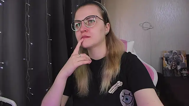 MissBrightShine online show from April 1, 2026, 8:26 am