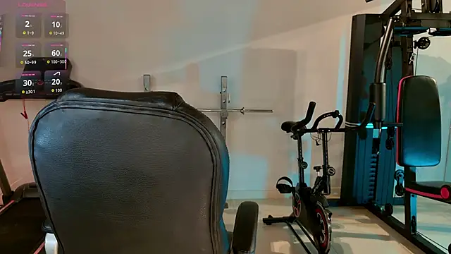 LisaMonroe  online show from April 8, 2026, 8:09 pm