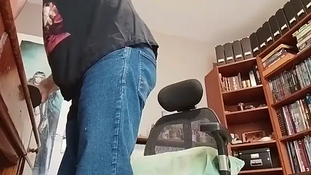 Mandra is a whore online show from November 21, 2025, 10:14 am