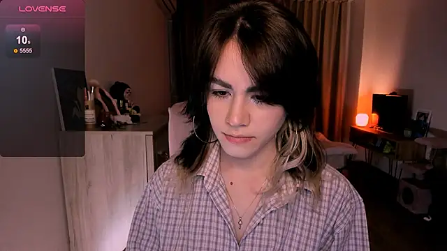 Snapshot of _selectrra chatting on March 20, 2025, 1:37 pm  selectrra online show from March 20, 2025, 1:37 pm