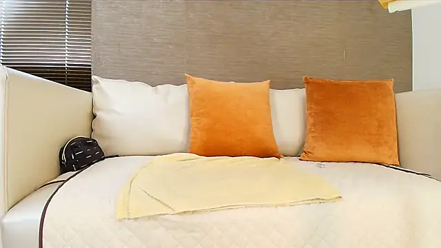 Sophie LittleS online show from February 22, 2025, 4:40 pm