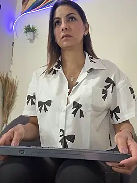 Snapshot of letiziia_sky1 chatting on July 22, 2026, 1:08 am letiziia sky1 online show from July 22, 2026, 1:08 am