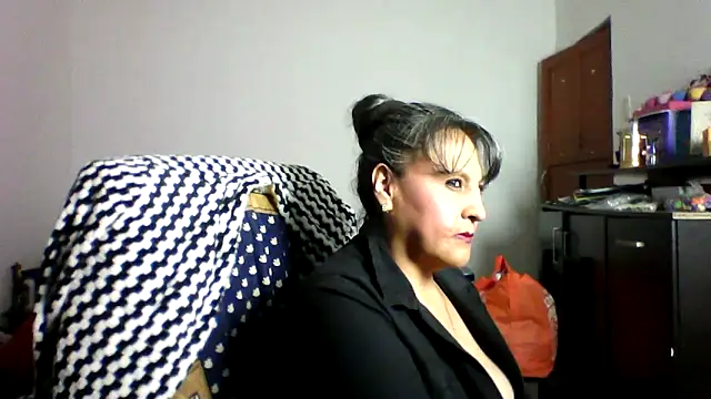 Snapshot of merlyna_goldens chatting on May 26, 2026, 3:24 am merlyna goldens online show from May 26, 2026, 3:24 am
