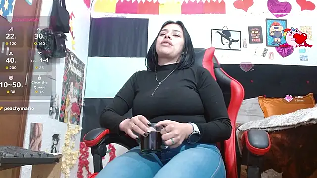 Snapshot of Saray_extrovert_ chatting on November 28, 2025, 5:32 am Saray extrovert online show from November 28, 2025, 5:32 am