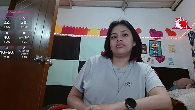 Snapshot of Saray_extrovert_ chatting on December 3, 2025, 9:40 am Saray extrovert online show from December 3, 2025, 9:40 am