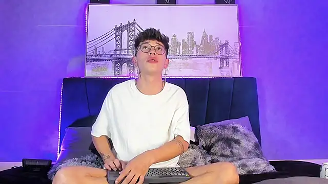 Snapshot of Andrew_thevil chatting on December 11, 2024, 5:59 pm Andrew thevil online show from December 11, 2024, 5:59 pm