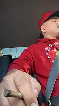 PeterGrandee online show from February 11, 2025, 8:20 pm