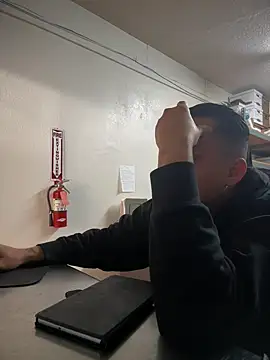 PeterGrandee online show from March 5, 2025, 6:01 pm