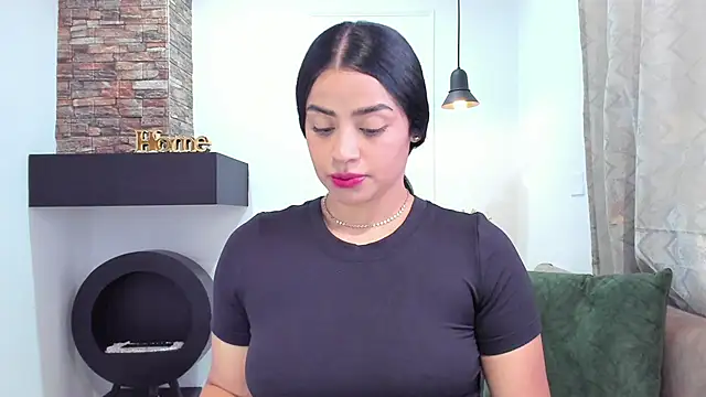 Paula Desousa online show from October 7, 2025, 7:33 pm