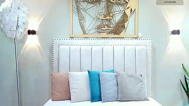 Paula Desousa online show from November 21, 2025, 7:34 pm