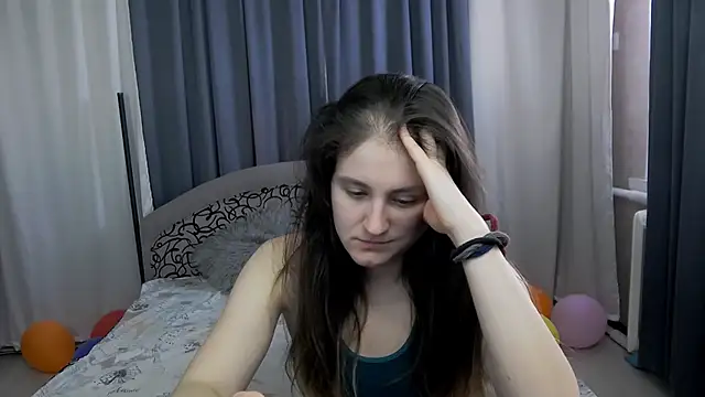 Holliy Cooper online show from March 13, 2026, 8:43 am