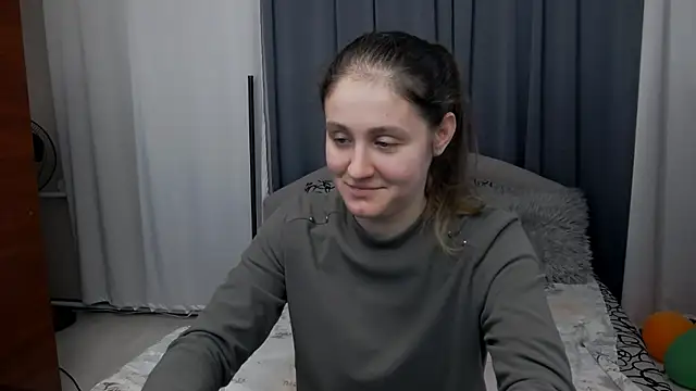 Holliy Cooper online show from March 31, 2026, 8:59 am