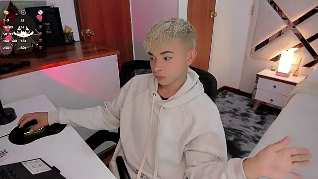 Austin connor  online show from December 18, 2024, 10:13 pm