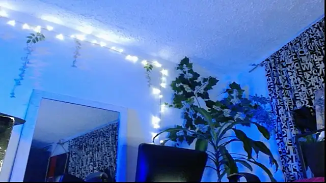 Snapshot of DULCE_ZOE chatting on February 6, 2025, 12:43 am DULCE ZOE online show from February 6, 2025, 12:43 am