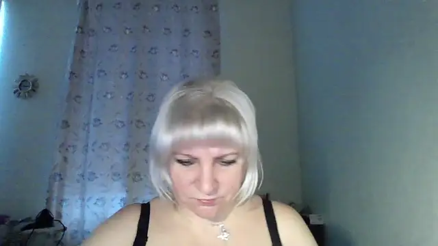 MeilomaWesa online show from December 17, 2025, 6:19 am