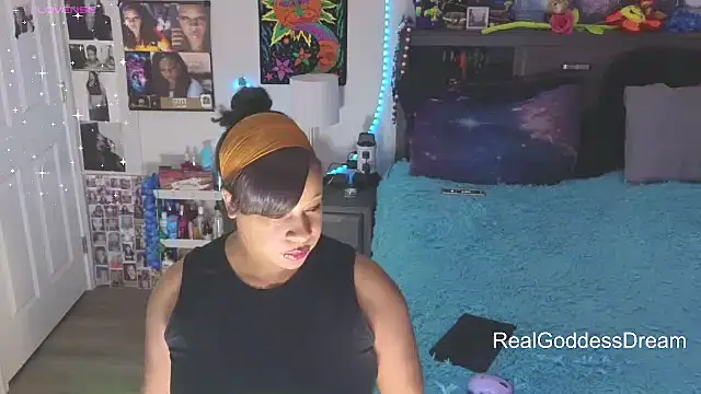 temptressbeauty24 online show from February 2, 2026, 3:16 am