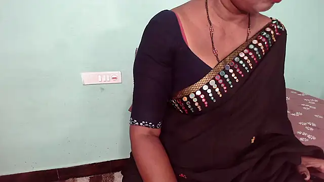 shrutitelugu69 online show from June 1, 2026, 4:31 pm